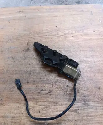 BMW 5 E39 Tailgate/trunk/boot lift motor 8362371