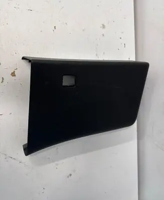 Chrysler Pacifica (D)pillar trim (top) F02344090BLR 5RH63DX9AH