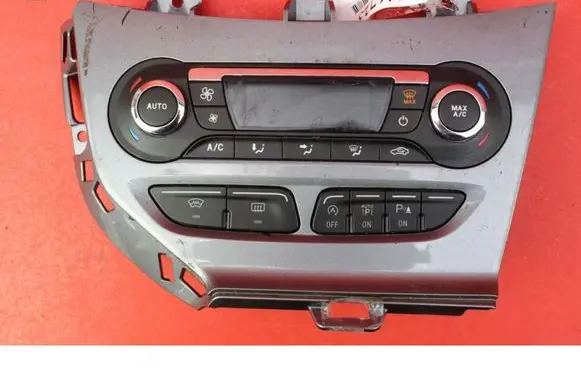 Ford Focus Climate control unit BM5T18C612CH