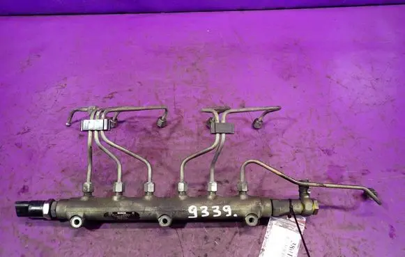 Volvo S60 Fuel main line pipe 