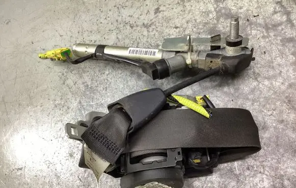 Honda CR-V Front seatbelt 608200200A 080X090RH