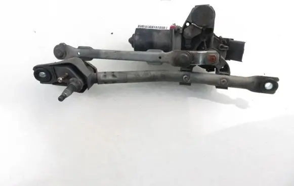 Peugeot 107 Front wiper linkage 