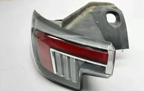 Opel Mokka B Rear/tail lights 9833721880