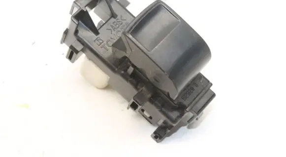 Toyota Yaris Electric window control switch