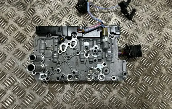 Dodge Hornet Gear selector/shifter in gearbox 04753120AA 68318224AA RL318224AA