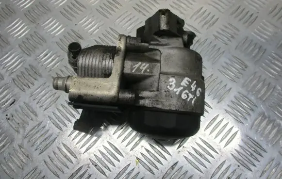 BMW 3 E46 Oil filter mounting bracket