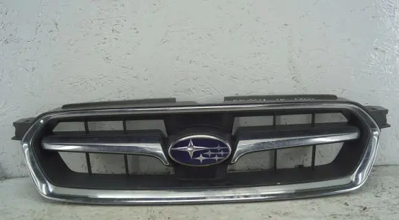 Subaru Legacy Front bumper upper radiator grill