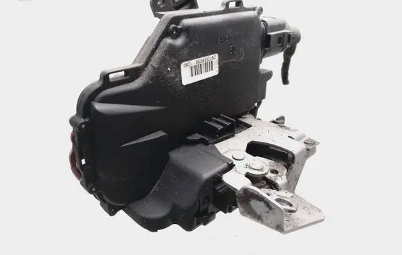 Audi A4 S4 B6 8E 8H Rear door lock 8E0839016C