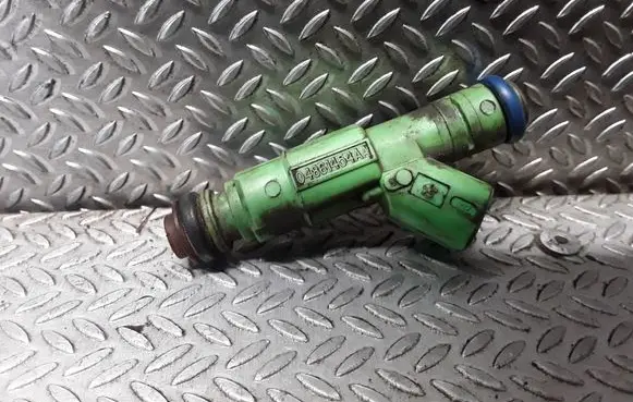 Chrysler Town & Country IV Fuel injector 04861454AA