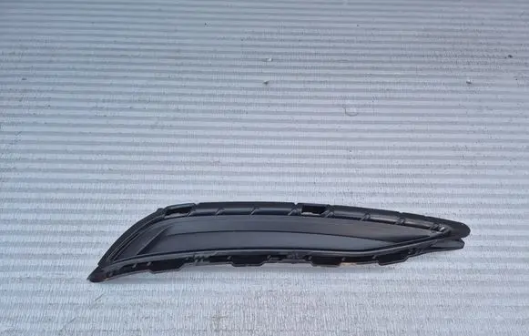 Audi Q7 4M Front bumper splitter molding 4M0807750A