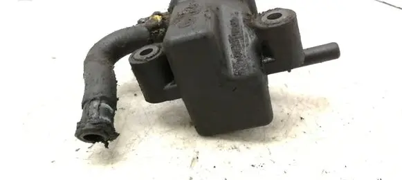 Alfa Romeo GT Fuel distributor 
