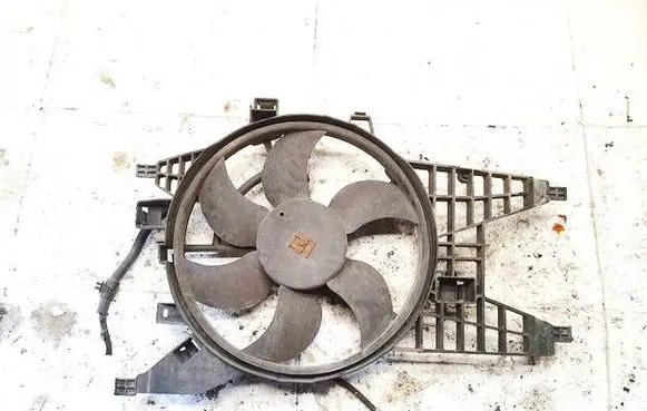Renault Kangoo II Radiator cooling fan shroud 