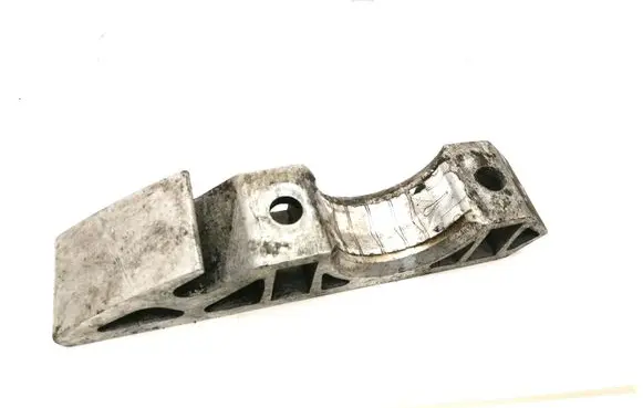 Audi Q7 4L Sway bar bush bracket, front 7L0411063B