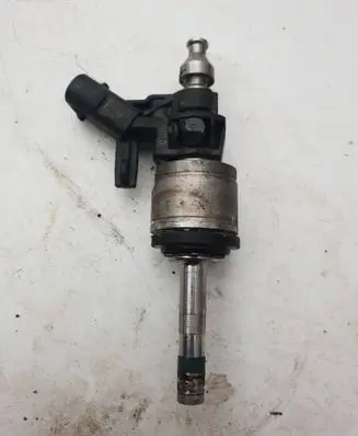 Audi A4 S4 B9 8W Fuel injector 0261500689