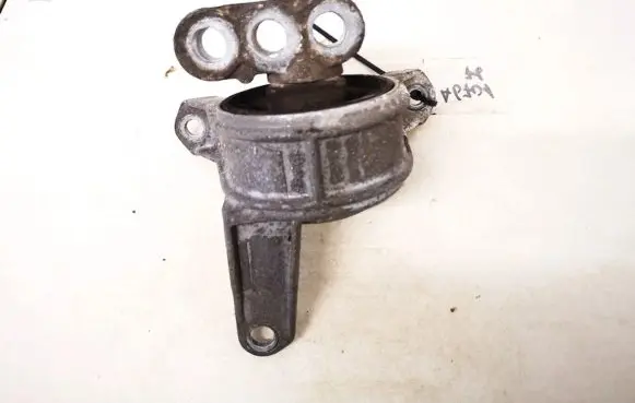 Opel Zafira A Engine mount bracket