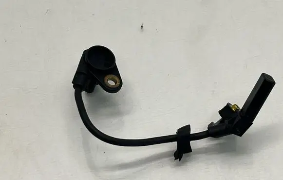 BMW 1 E82 E88 Crankshaft position sensor 7582842