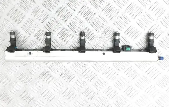 Volvo C30 Fuel injectors set 8653891