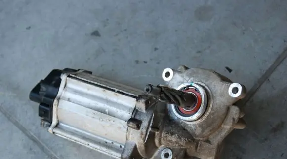 Opel Zafira C Power steering pump mounting bracket 160KM