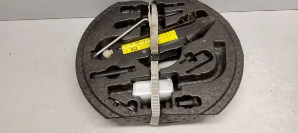 Audi A3 S3 8P Tool set 1K0012115F 1K0011031J 1T0805615A