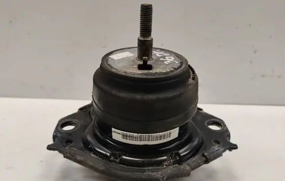 Engine mount bracket
