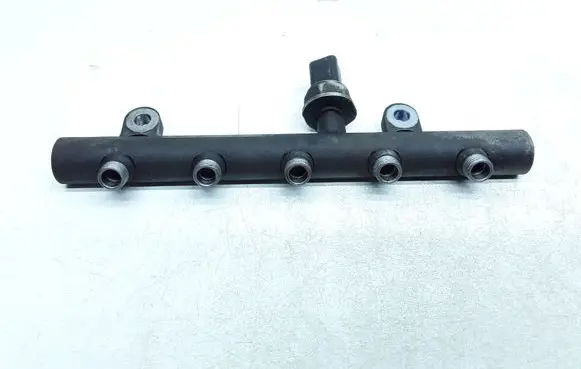 Volvo S40 Fuel main line pipe 9645689580 5WS40041