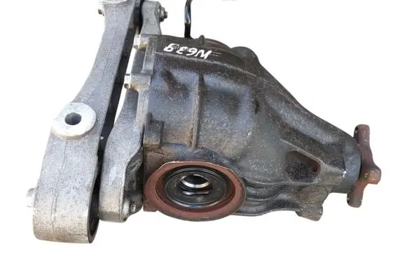 Mercedes-Benz Vito Viano W639 Rear differential 9043530610