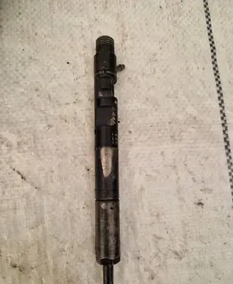Hyundai Terracan Fuel injector 338004x500