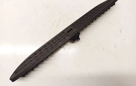 Audi A6 S6 C5 4B Dash center air vent grill 4B0819635