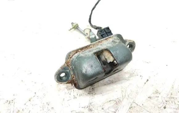 Subaru Forester SF Loading door lock 