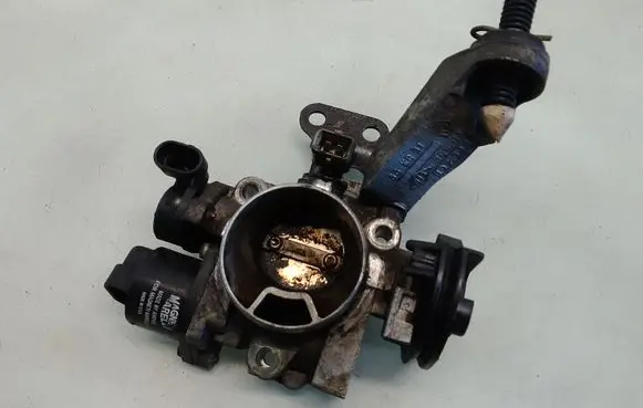 Renault Twingo I Throttle valve 36XR31