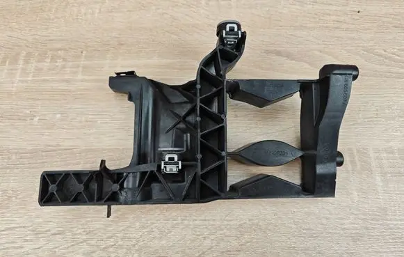 Audi A7 S7 4G Headlight/headlamp mounting bracket 4G8805607A