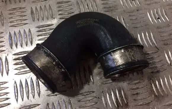 Volkswagen PASSAT B5.5 Intercooler hose/pipe 3B0145834AC
