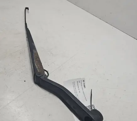 KIA Sorento Front wiper blade arm