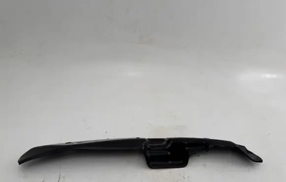 Volvo XC90 Fender end trim 31353952 BQ2FA BQ2EA