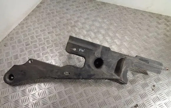 Volkswagen PASSAT B7 Other under body part 3AA825102