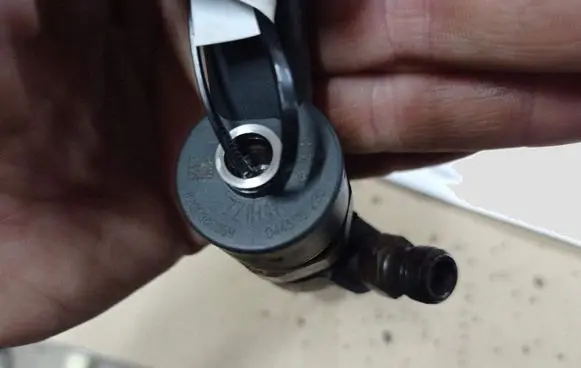 Renault Laguna II Fuel injector 8200389369 0445110230