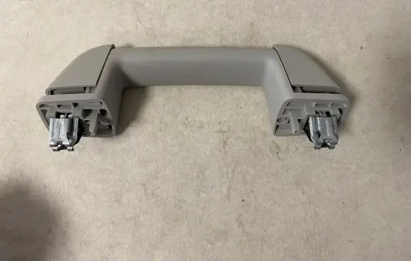 Peugeot Rifter Front door interior handle 9813105577