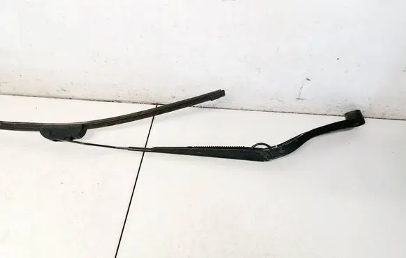 Opel Insignia A Front wiper blade arm 13227398