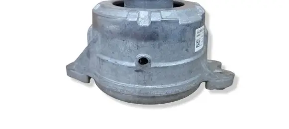 Mercedes-Benz C W205 Engine mount bracket A2052407800