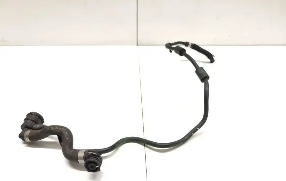 Mercedes-Benz C W205 Engine coolant pipe/hose A2055012601