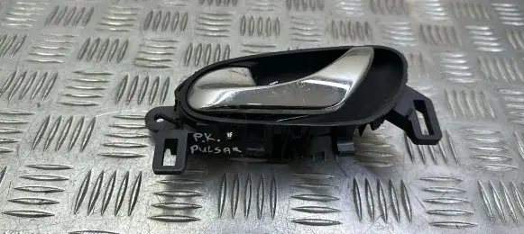 Nissan Pulsar Front door interior handle 806714EA