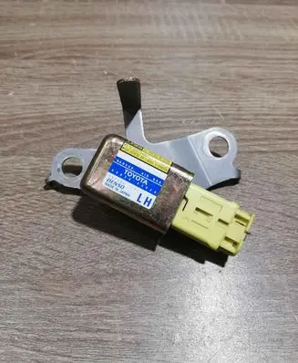 Toyota RAV 4 (XA20) Airbag deployment crash/impact sensor 8983042020 1879001141