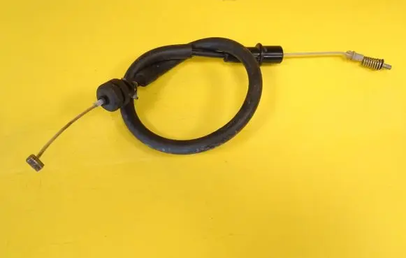 Opel Corsa B Throttle cable 90573302 90573302UP