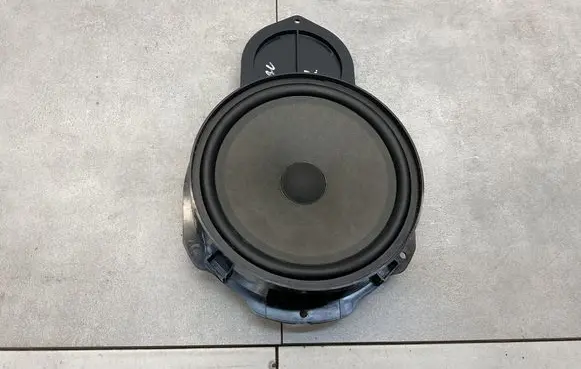 Volkswagen PASSAT CC Front door speaker 3C8035454