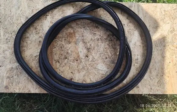 Mini Cooper Countryman R60 Trunk rubber seal (body) 9801388