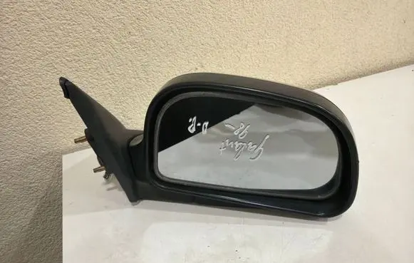 Mitsubishi Galant Front door electric wing mirror E4012092