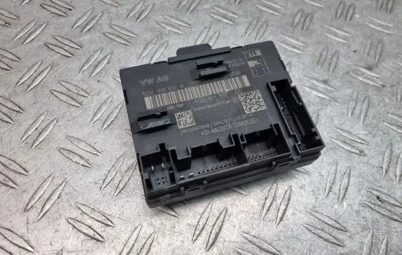 Volkswagen Golf VII Door control unit/module 5Q0959592A 5Q0959592