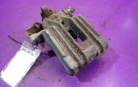 Volkswagen Golf IV Rear brake caliper 