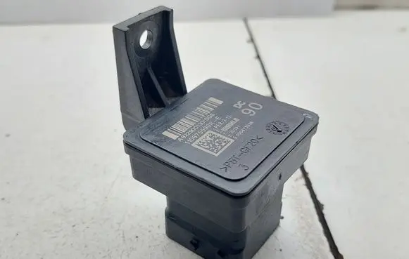 Nissan Navara D23 Glow plug pre-heat relay A622900130 110675590R