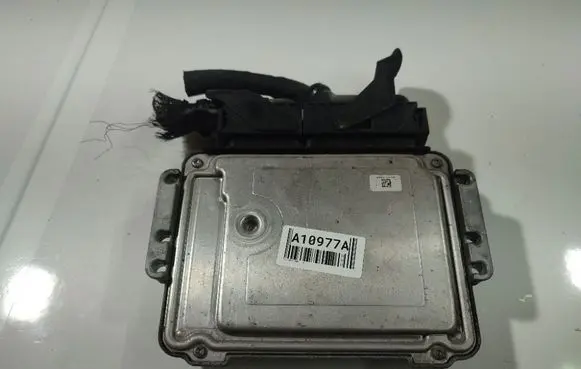 KIA Ceed Engine control unit/module 0281013595